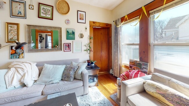 Building Photo - 40 Mozart St