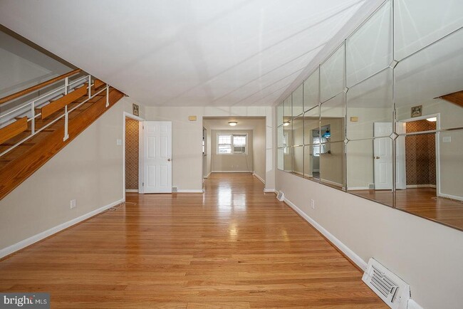 Building Photo - 130 Ivy Ct