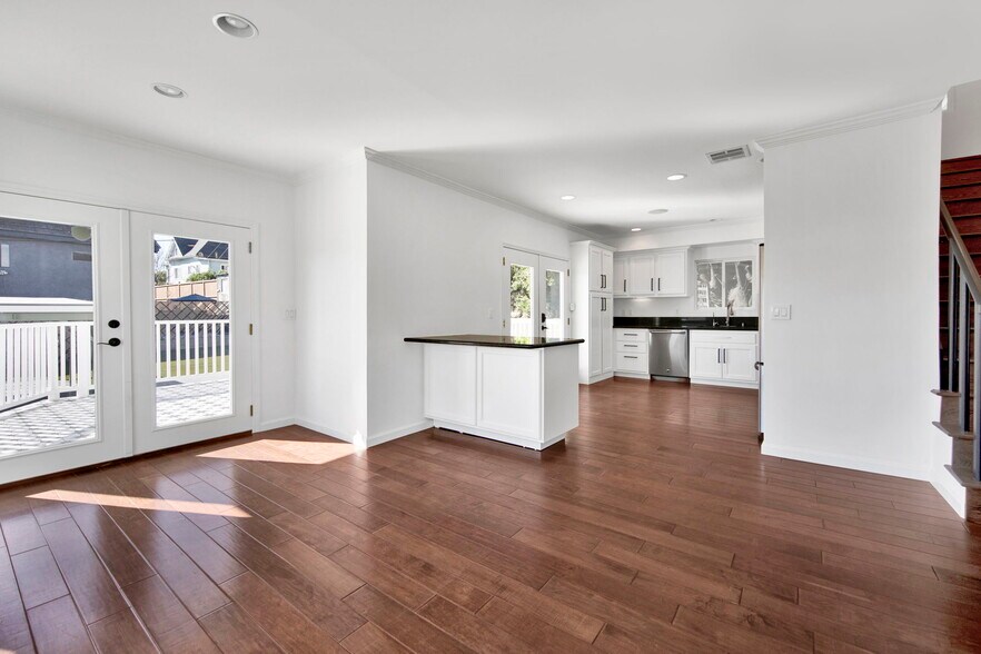 Building Photo - 2124 Reservoir St