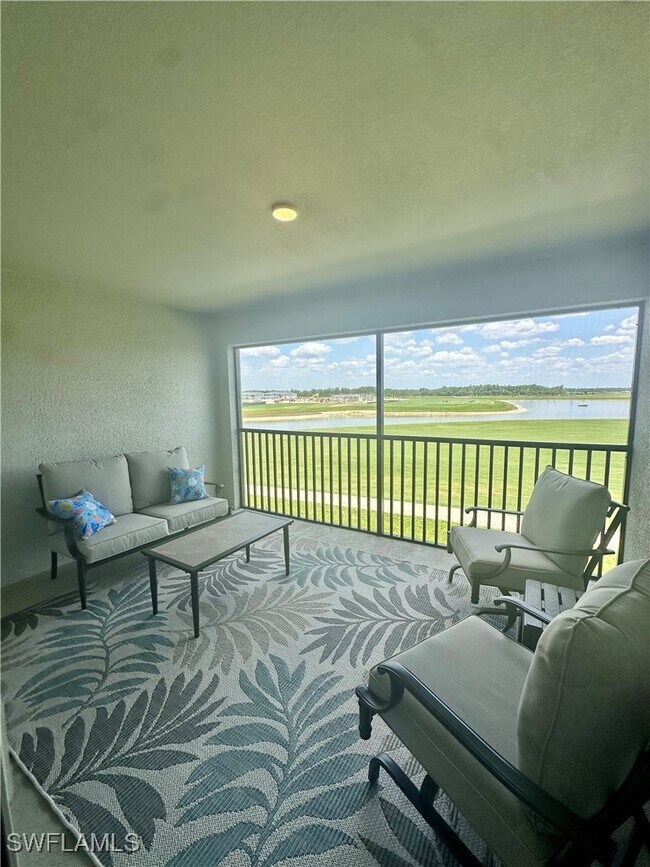 Building Photo - 15265 Grn Acrs Ave