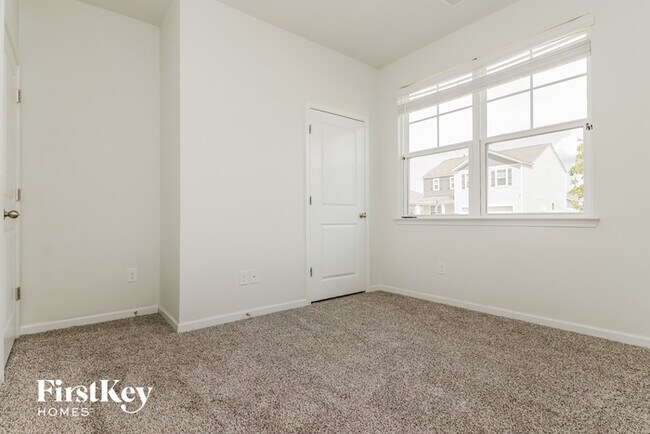 Building Photo - 544 Wayton Cir