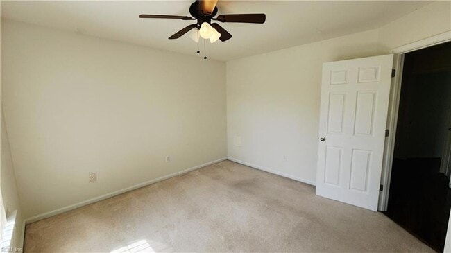 Building Photo - 805 Gem Ct