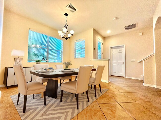 Building Photo - Luxury-living 4/Beds/3.5-Bath home in prestigious Highland Park!