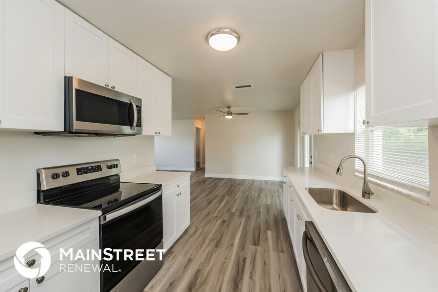 Building Photo - 14061 Caribbean Blvd