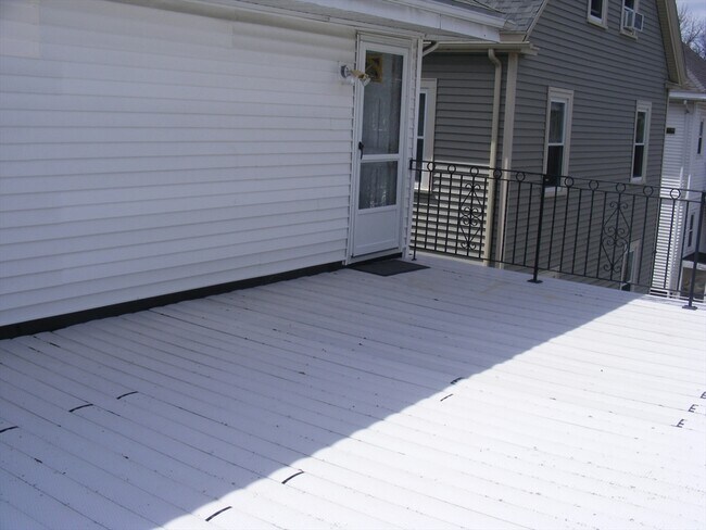 Building Photo - 53 Marshall St