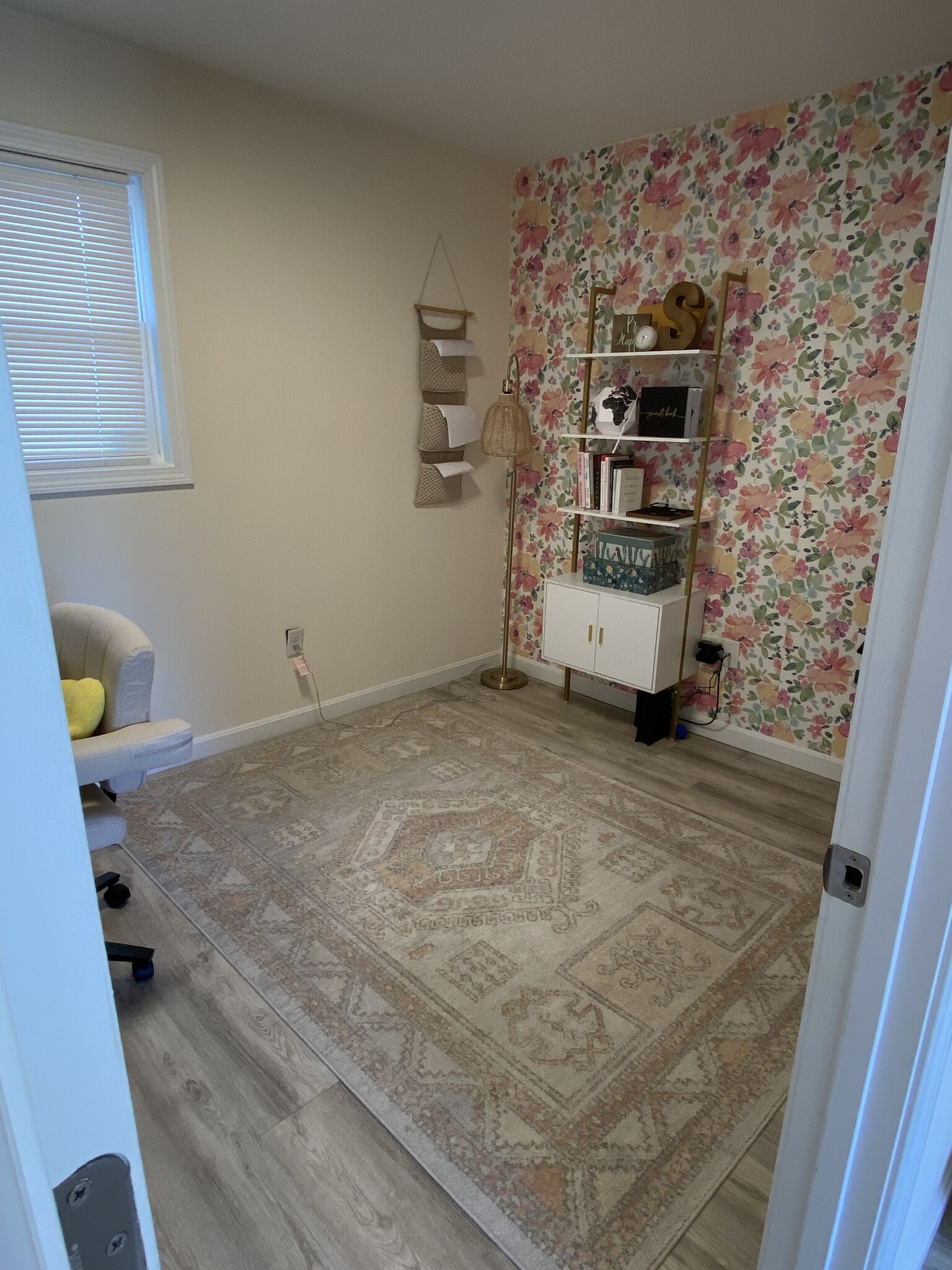 1st floor bonus room - 19D Sigourney St