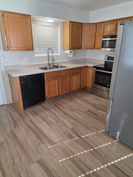 Building Photo - 1314 W 3rd St