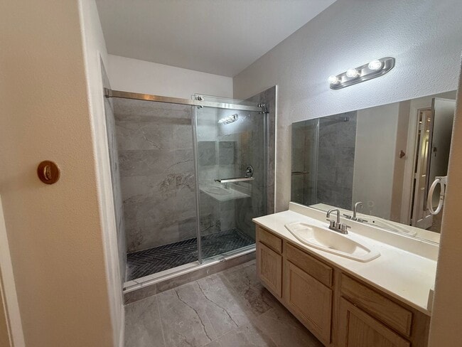 Building Photo - Renovated 2 Bedroom in Summerlin