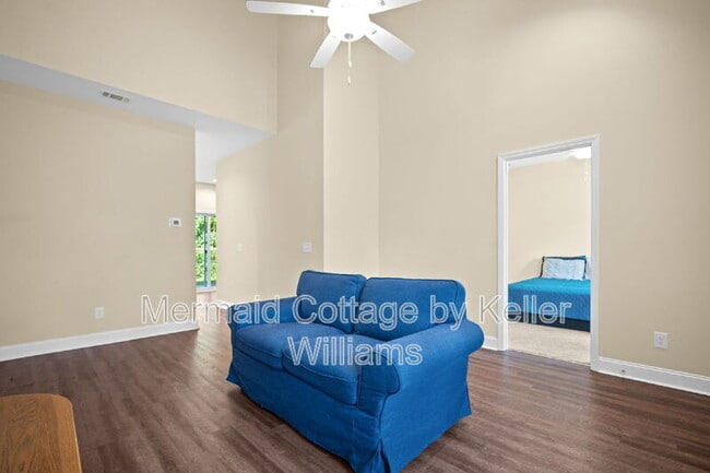 Building Photo - 222 Admiration Ave