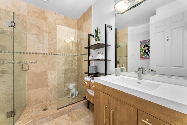 Building Photo - 2143 N Bay Rd