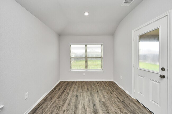 Building Photo - 20715 Southern Wds Blvd