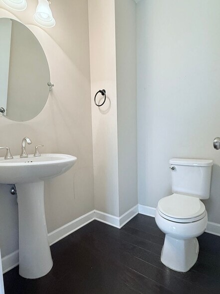 Building Photo - 546 Micayne Cir SE