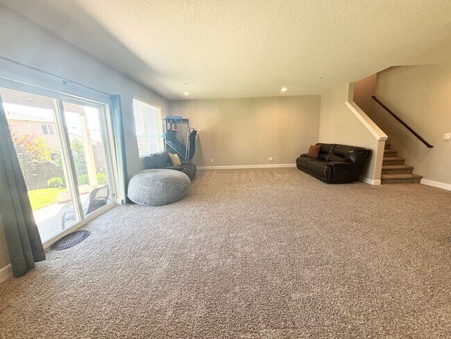 Building Photo - Beautiful 5 Bedroom with Den/Office and Large Bonus Room in Bethany Ridge!!!