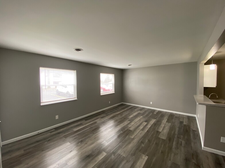 Building Photo - 109 Sandstone Ct