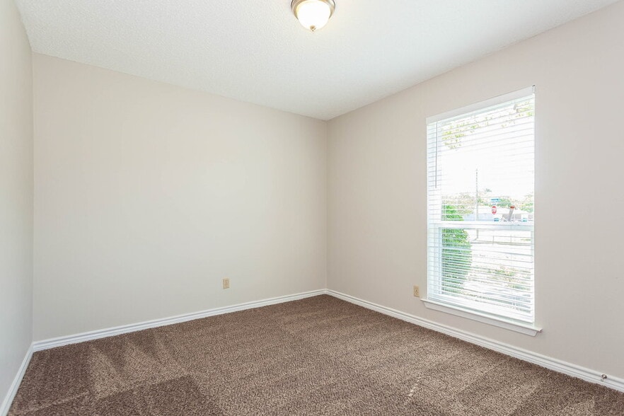 Building Photo - 6053 Herschel Dr