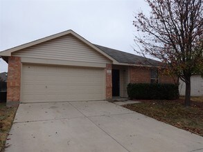 Building Photo - 1120 Boxwood Dr