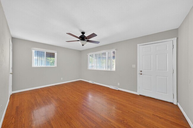 Building Photo - 1226 Baron Ave