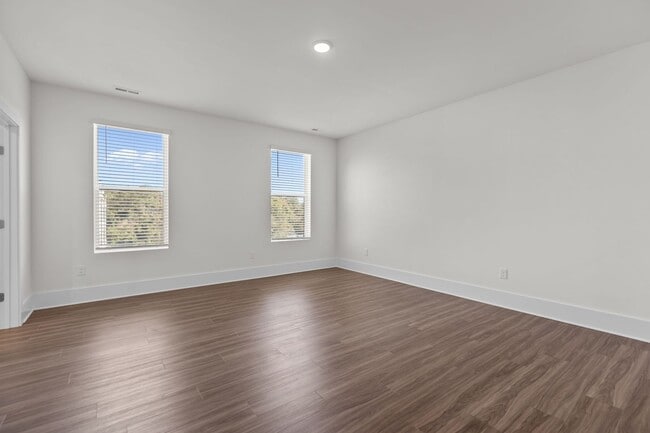 Building Photo - Gorgeous New Construction!  Updated Kitche...