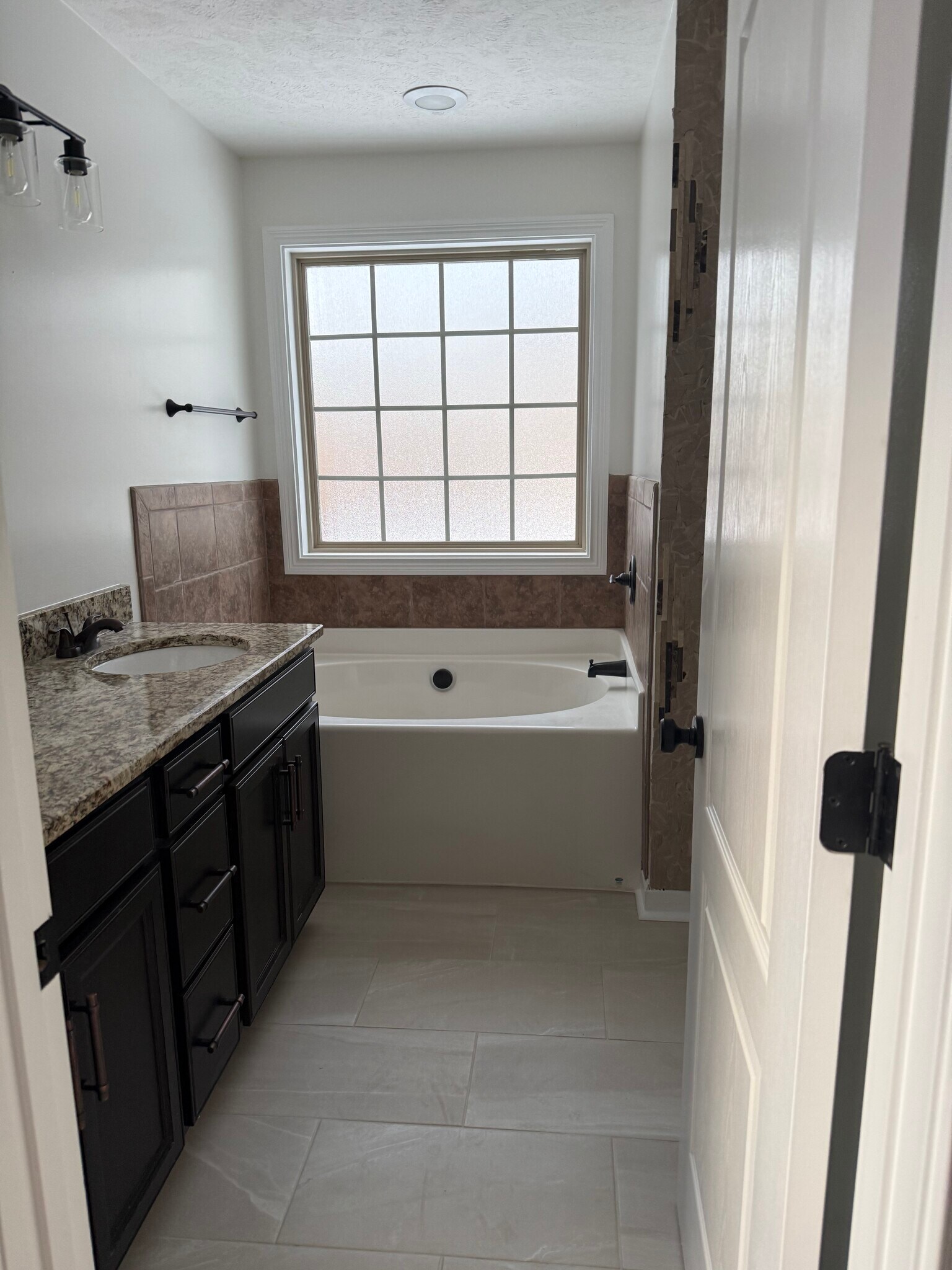 Building Photo - 642 Fox Hound Dr