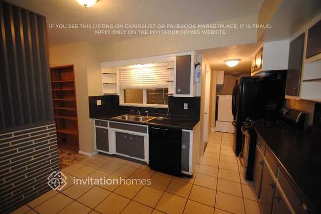 Building Photo - 3661 SW 3rd St