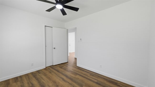 Building Photo - 9109 Lugary Dr