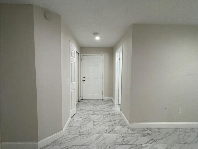 Building Photo - 1208 Carlton Ave