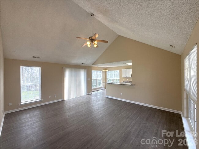 Building Photo - 507 Shafter Ct