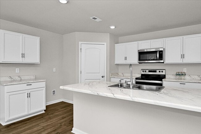 Building Photo - 4 Bedroom, 2 Bath