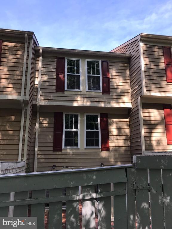 Building Photo - 1539 Woodcrest Dr