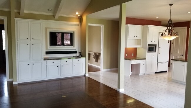 Building Photo - Gorgeous, Corner Lot with all the extras.