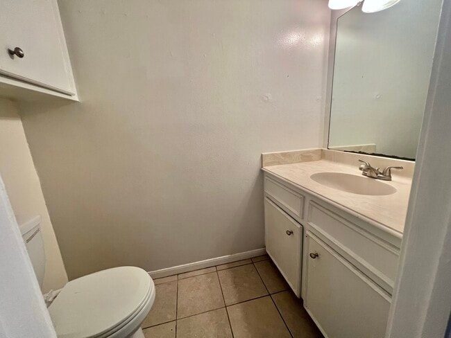 Building Photo - 2521 S Pearland Ave
