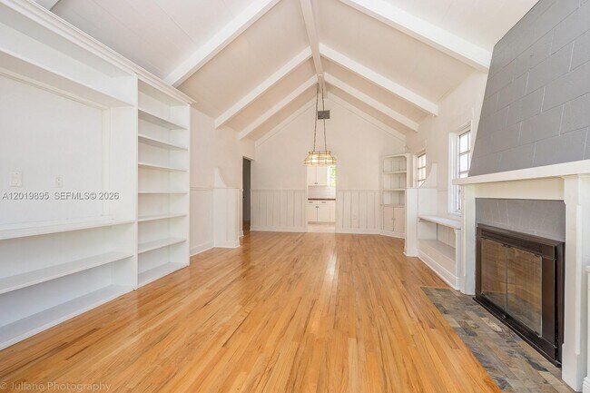 Building Photo - 228 SW 23rd Rd