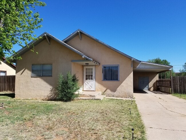 Primary Photo - HOME IN NORTHWEST CLOVIS
