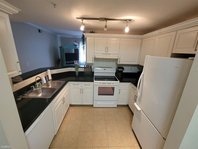 Building Photo - 1 br, 1 bath Condo - 501 Knights Run Avenu...