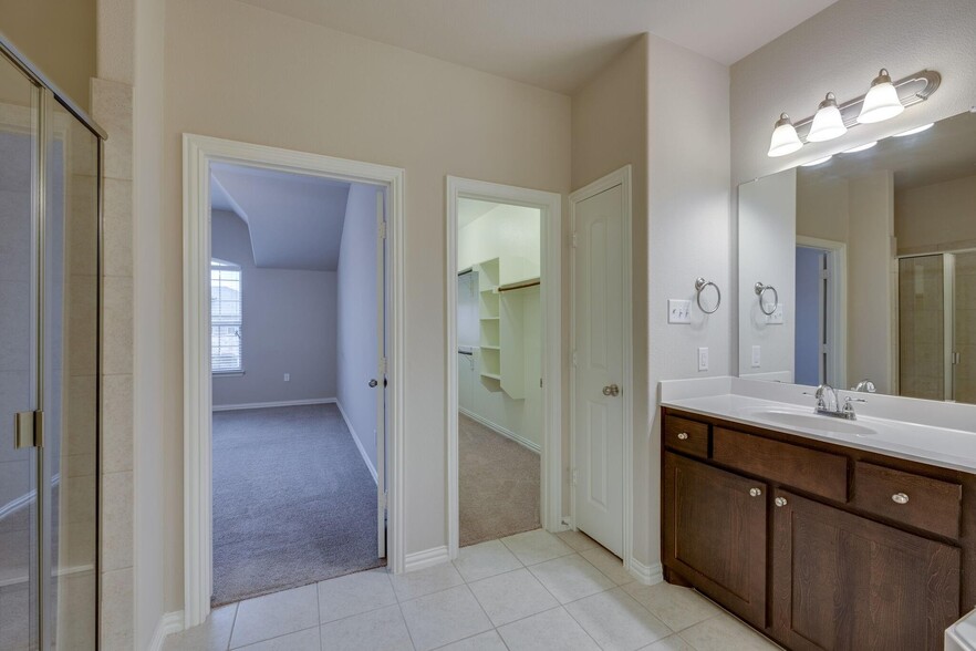 Building Photo - 4411 Samarth St