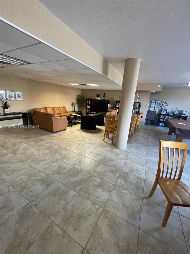 Building Photo - 1401 S Ocean Dr