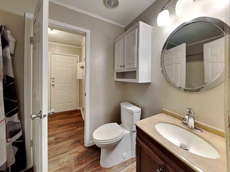 Building Photo - 1414 Record Crossing Rd