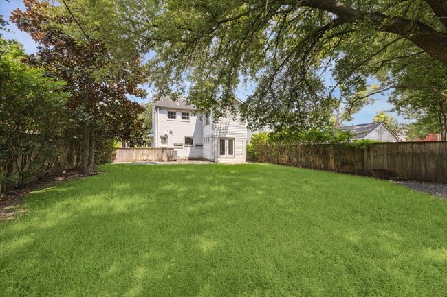 Building Photo - 6420 Buffalo Speedway