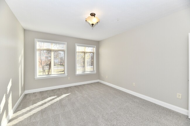 Building Photo - 8555 One W Dr