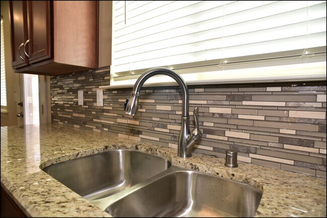 Building Photo - 5440 Limestone Dr