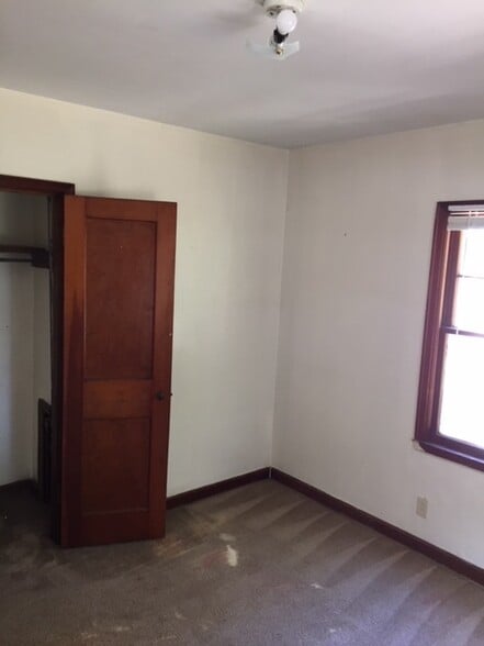 Building Photo - 2316 SE Ohio Ave