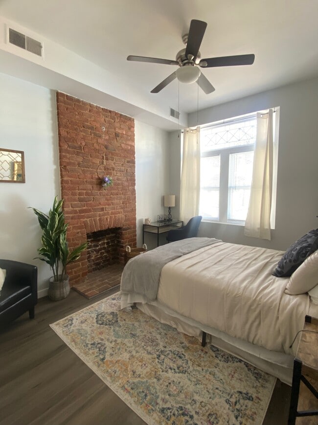 Building Photo - 7 N Robinson St