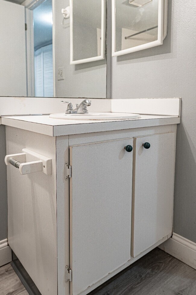 Building Photo - 8215 Sun Spring Cir