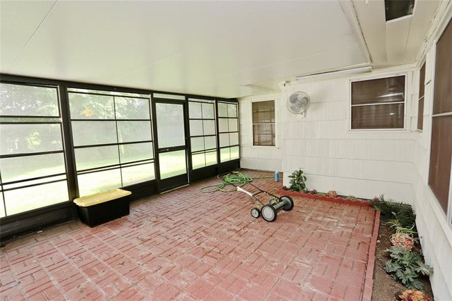 Building Photo - 3018 Conway St