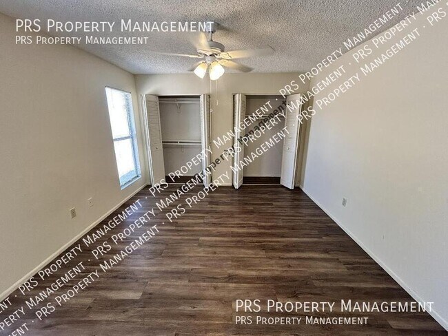 Building Photo - 3226 N Sycamore Pl
