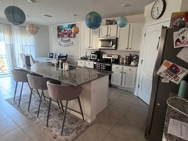 Building Photo - 5358 Douglas Fir Dr