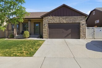 Building Photo - 4779 Plainfield Rd