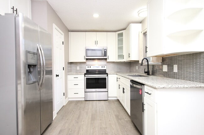 Building Photo - Beautifully Renovated 3-Bed, 1.5-Bath Home with Screened Porch in Desirable Pace Location