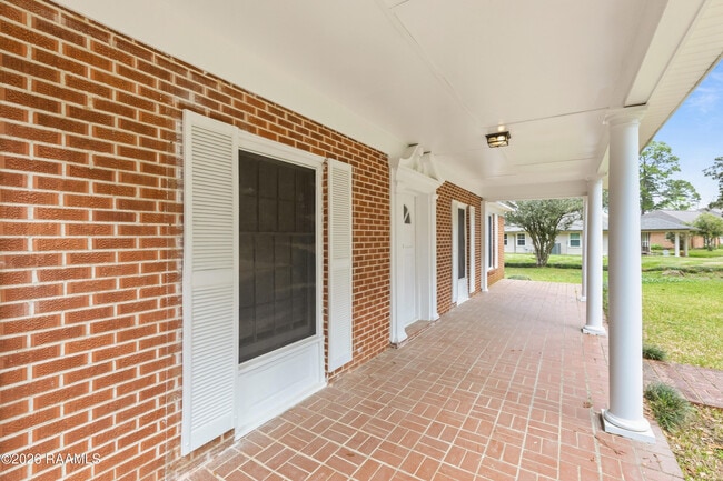 Building Photo - 418 Marguerite Blvd