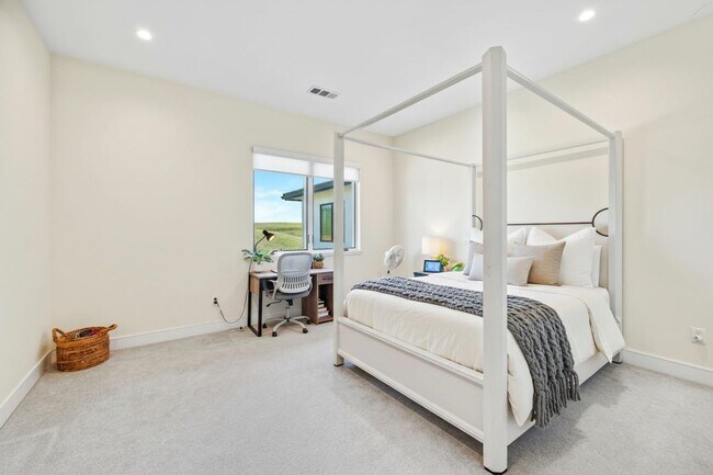 Building Photo - 7778 Laguna Heights Ct